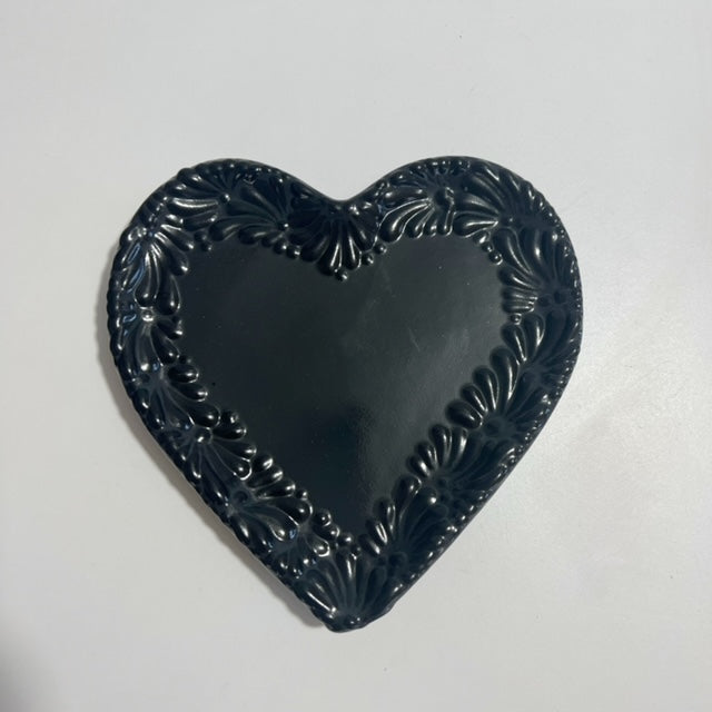 PLATO DE CORAZÓN SUPER BLACK, CENEFA MIK
